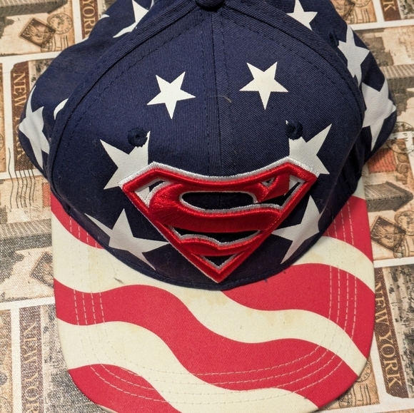 Six flags hat dc comics super man patriotic - Picture 2 of 7